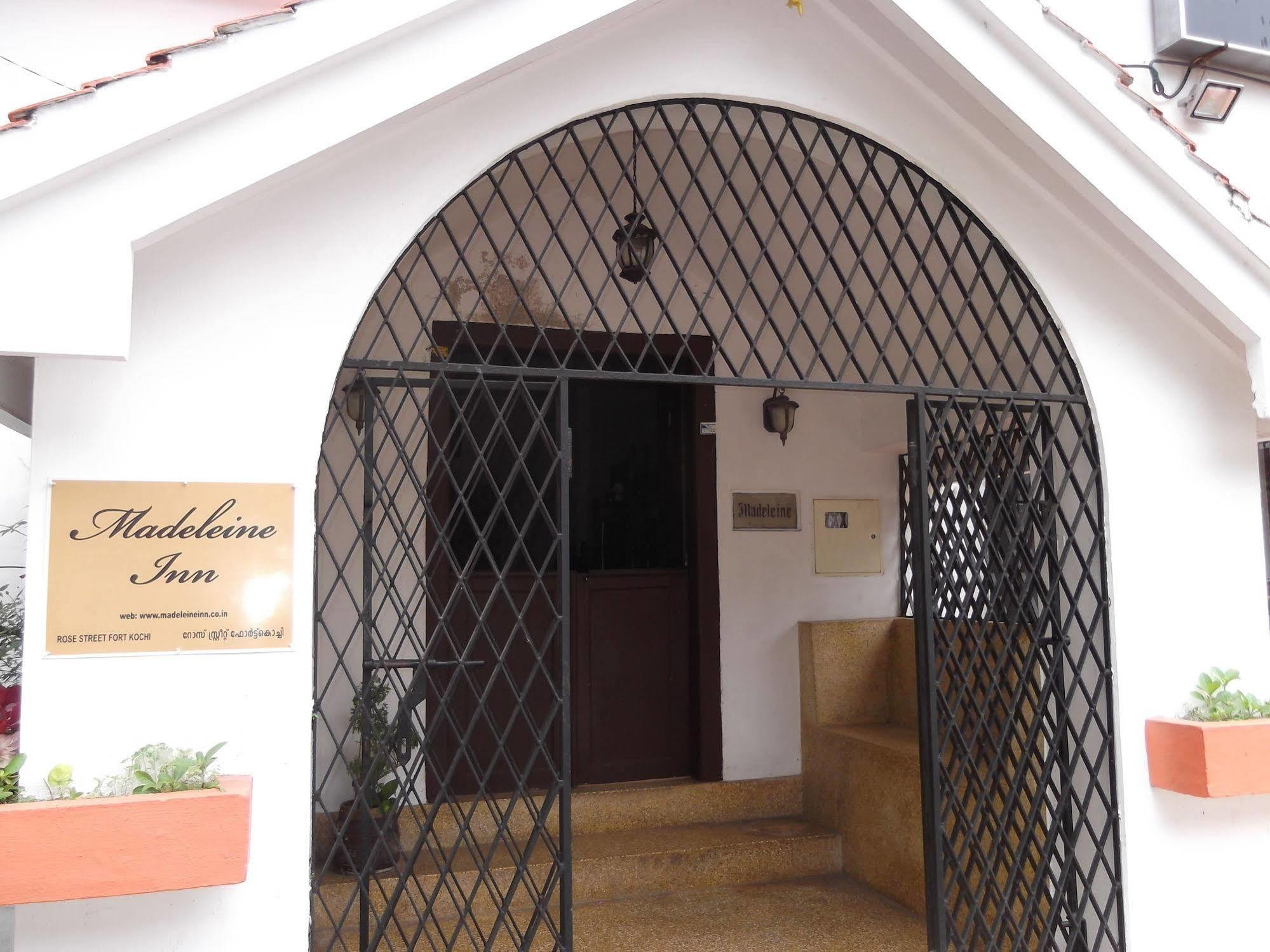 Madeleine Inn Kochi Exterior photo